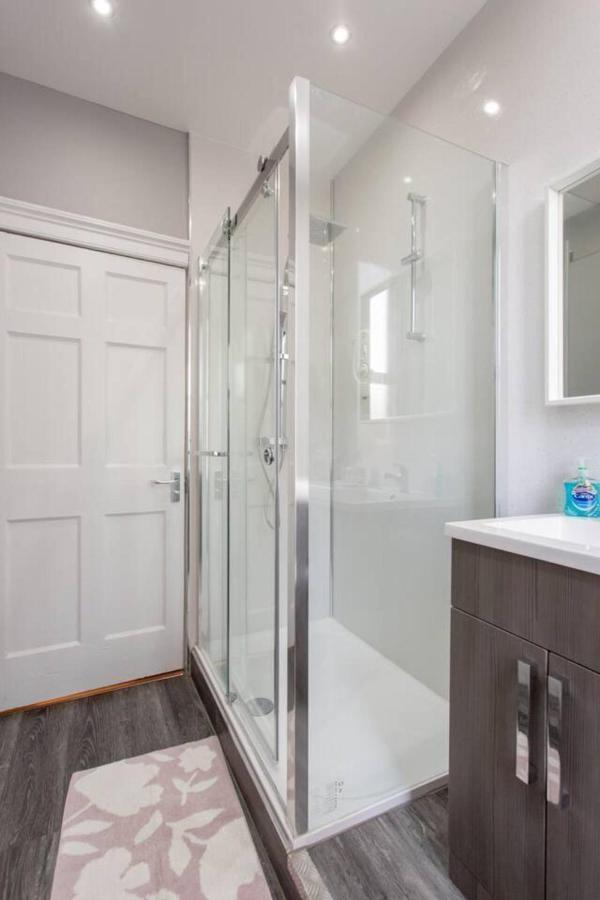Stunning 2-Bed Apartment in Central EDI Exterior foto